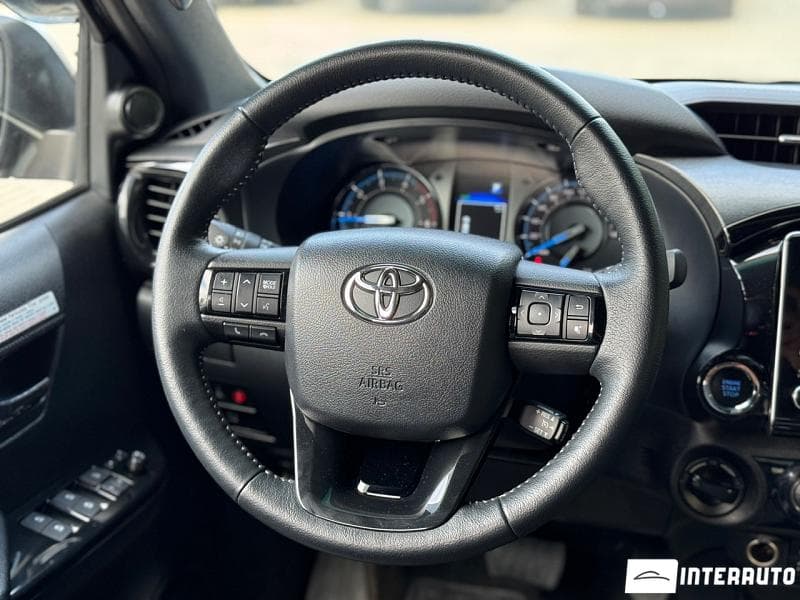 2024 Toyota Hilux — Miniatură 10