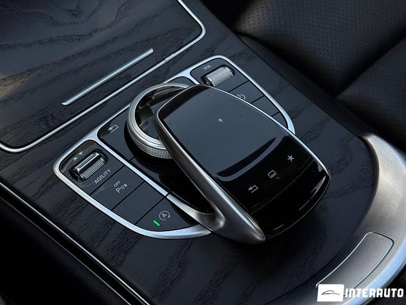 2016 Mercedes C 300 — Miniatură 12
