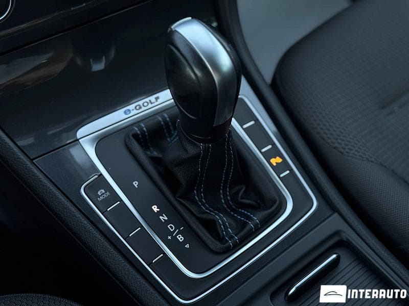 Volkswagen e-Golf 2020 — Миниатюра 12