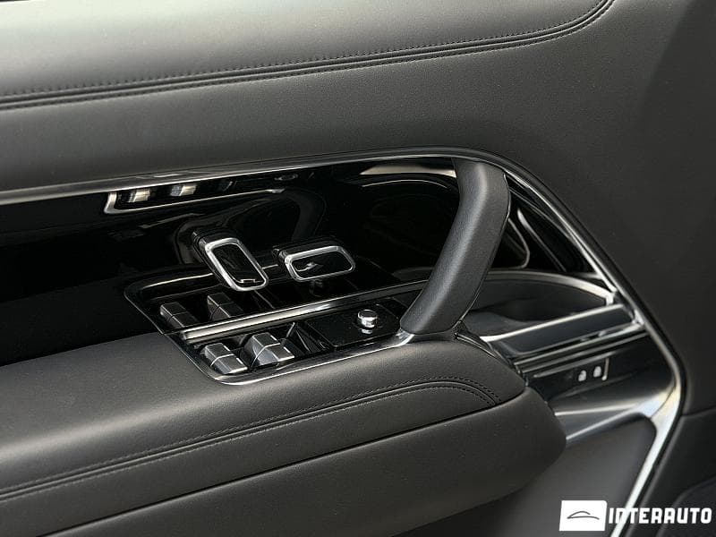 Land Rover Range Rover Vogue 2023 — Миниатюра 10
