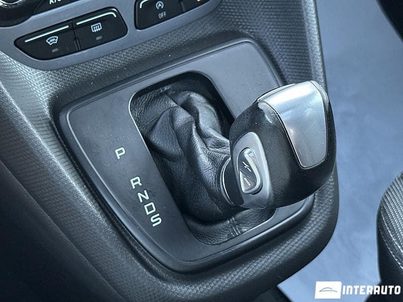 Ford Tourneo Connect 2016 — Миниатюра 12