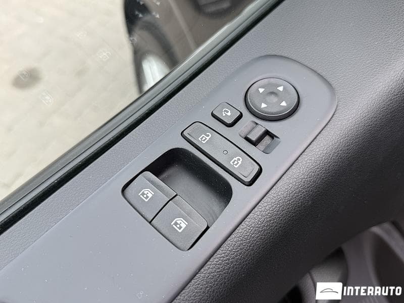 2023 Hyundai Staria — Miniatură 13