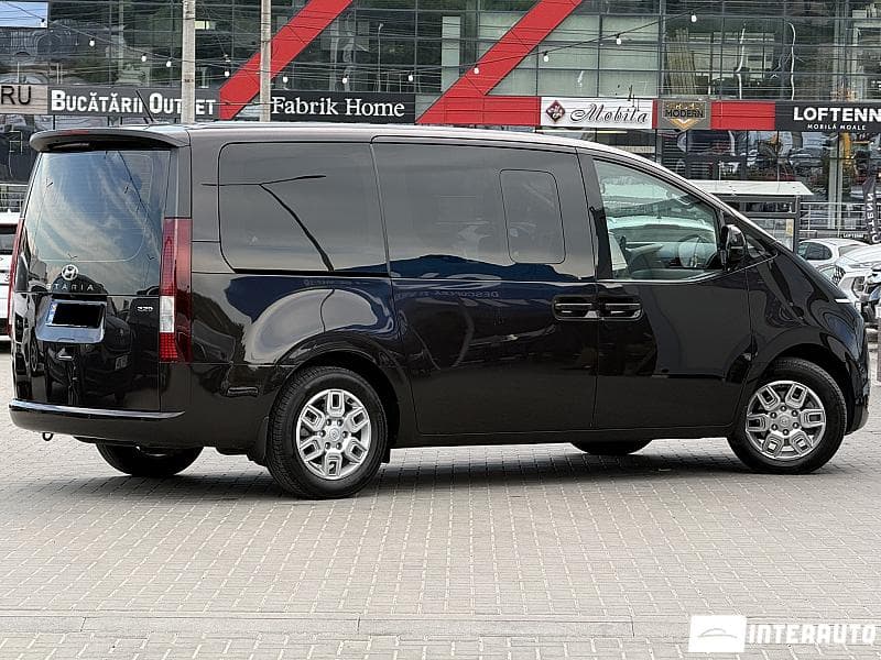 2023 Hyundai Staria — Miniatură 3