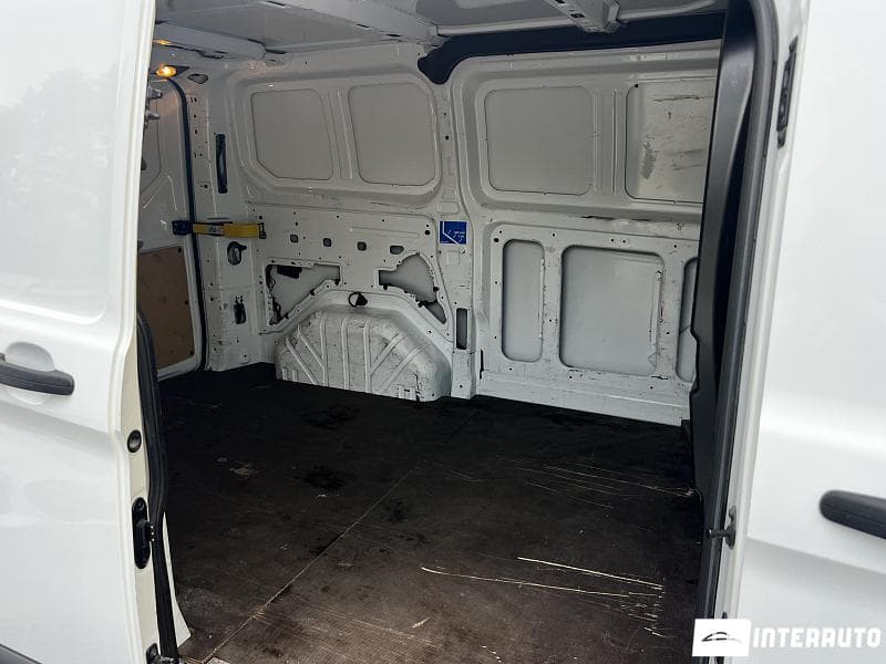 2017 Ford Transit — Miniatură 13