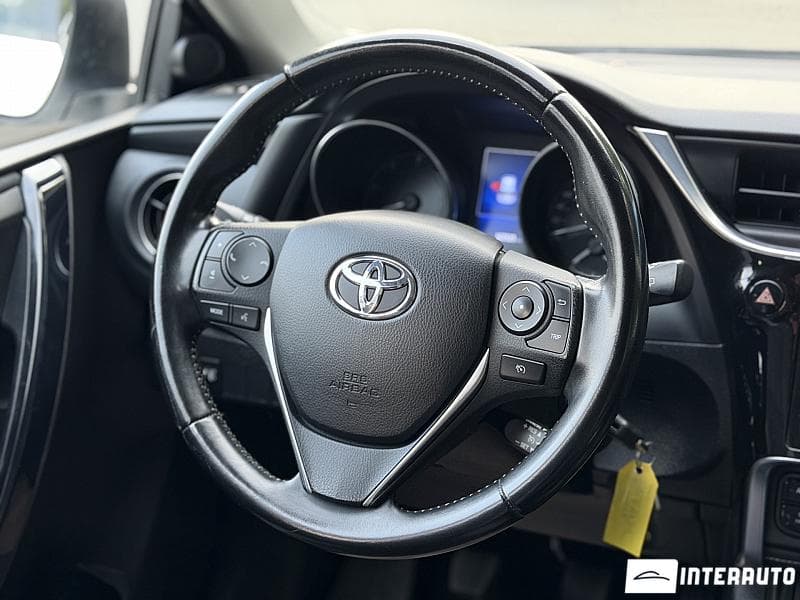2016 Toyota Auris — Miniatură 9