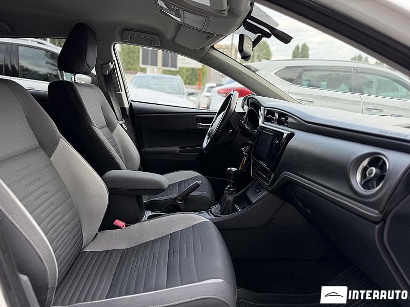 2016 Toyota Auris — Miniatură 13
