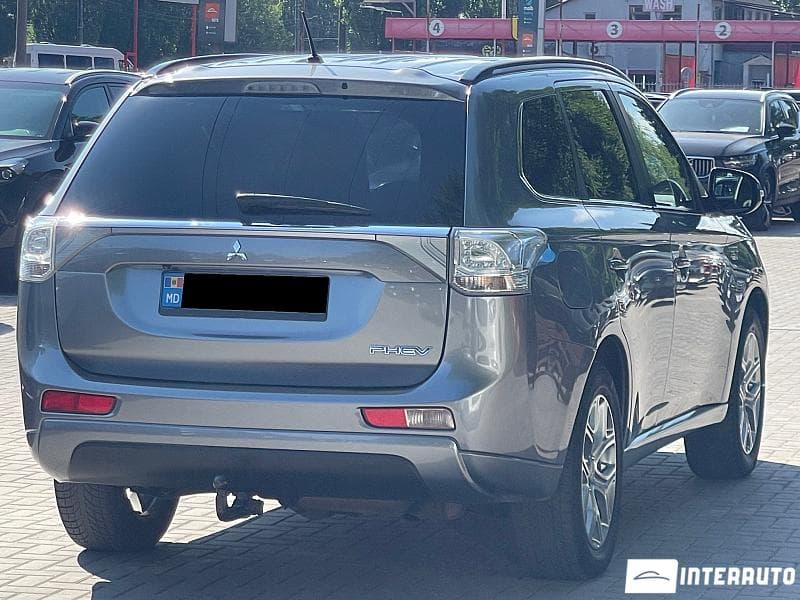 2014 Mitsubishi Outlander — Miniatură 2