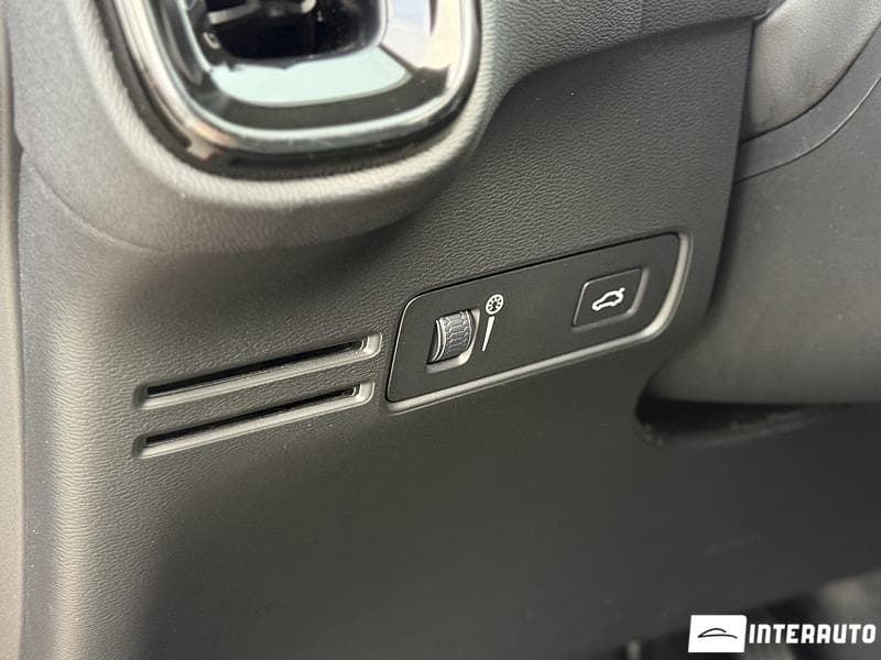 2019 Volvo XC 40 — Miniatură 8