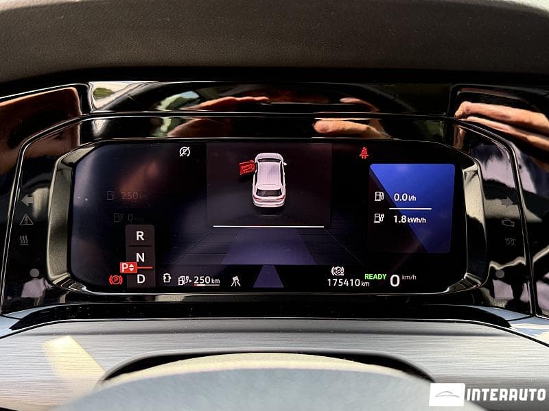 2022 Volkswagen Golf eHybrid — Miniatură 9