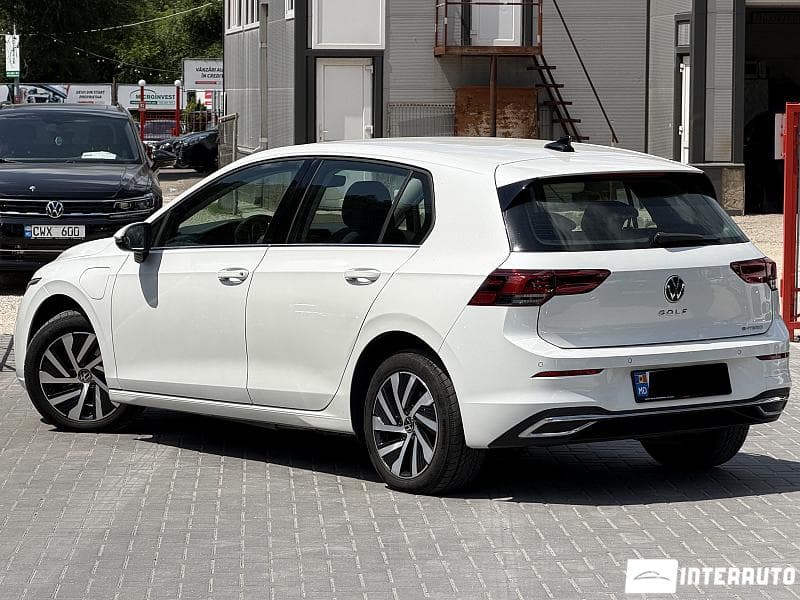 2022 Volkswagen Golf eHybrid — Miniatură 2