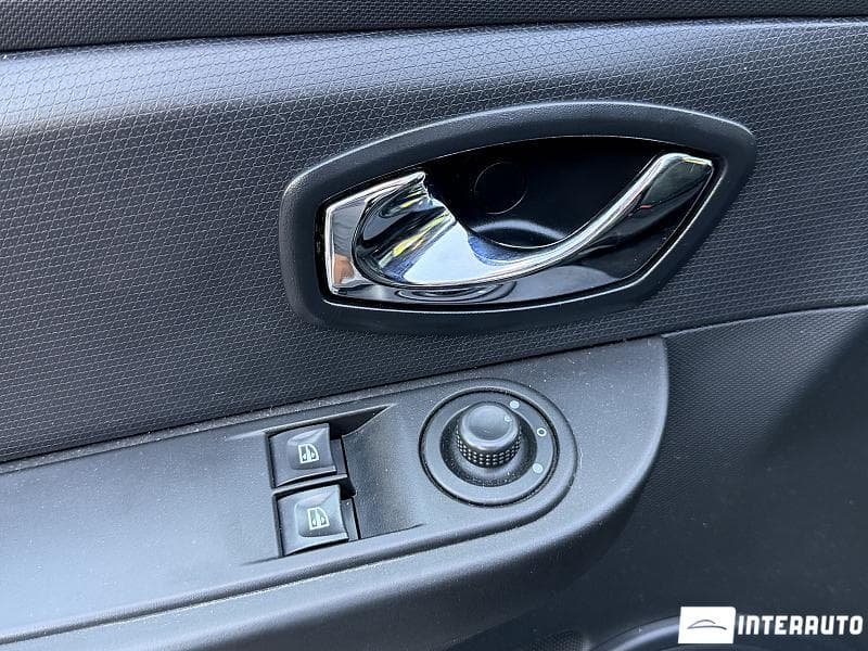 2015 Renault Clio — Miniatură 14