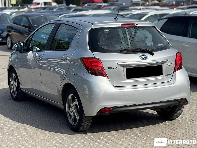 2014 Toyota Yaris — Miniatură 2