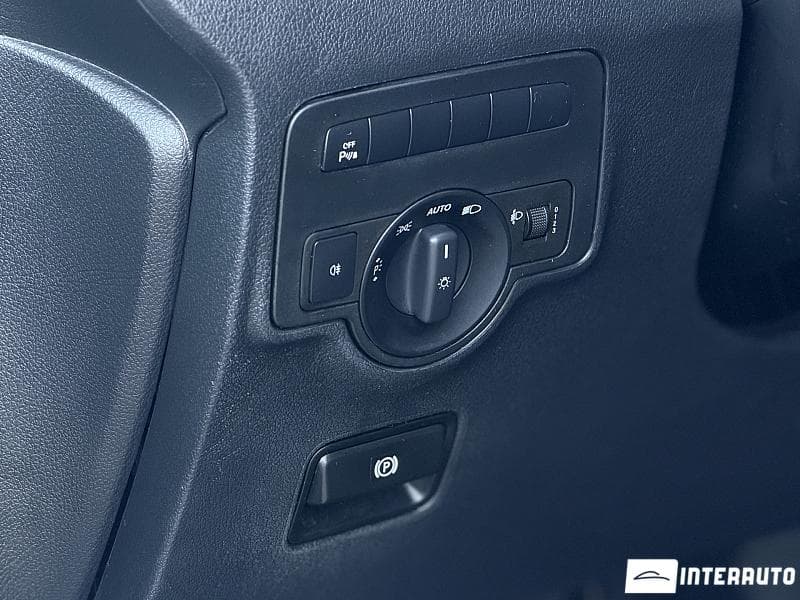 2019 Mercedes Vito — Miniatură 7