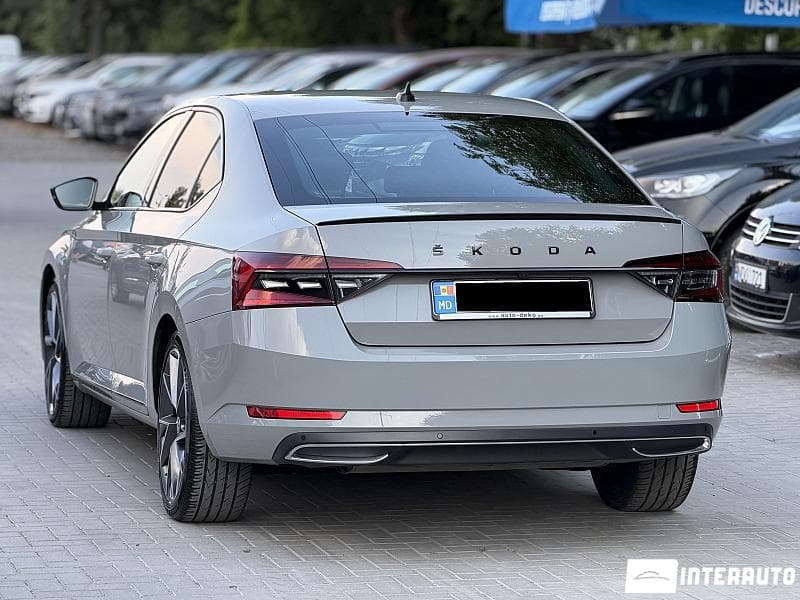 2020 Skoda Superb — Miniatură 4