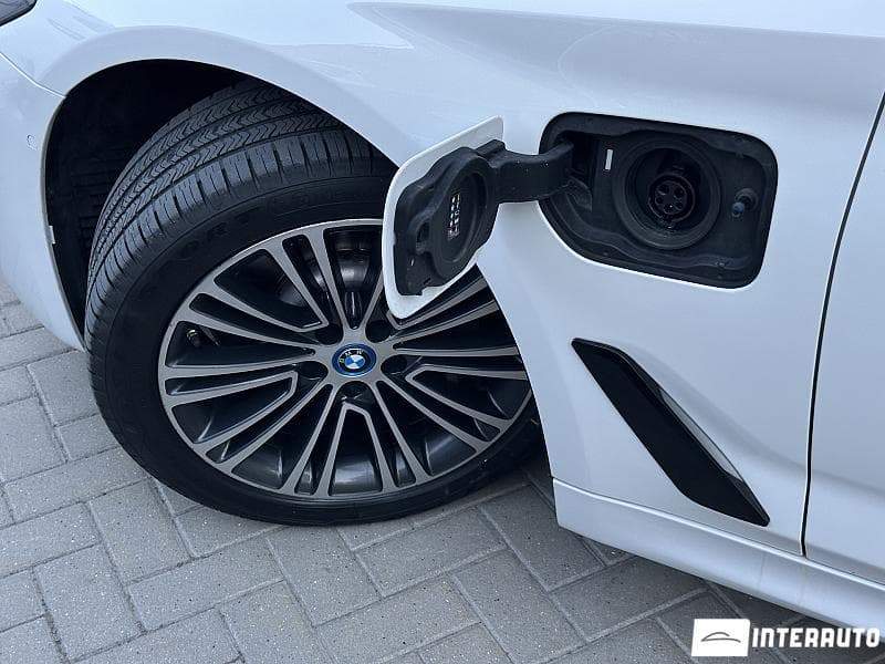 2019 BMW 530e — Miniatură 21