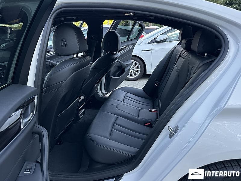 2019 BMW 530e — Miniatură 14