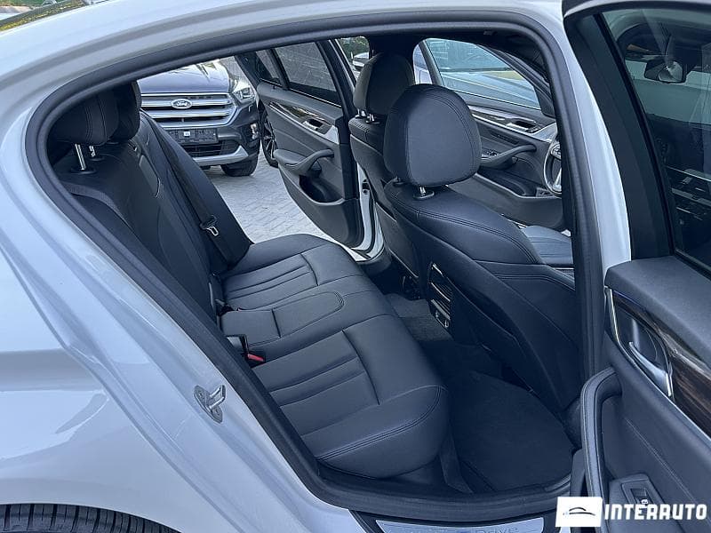 2019 BMW 530e — Miniatură 15