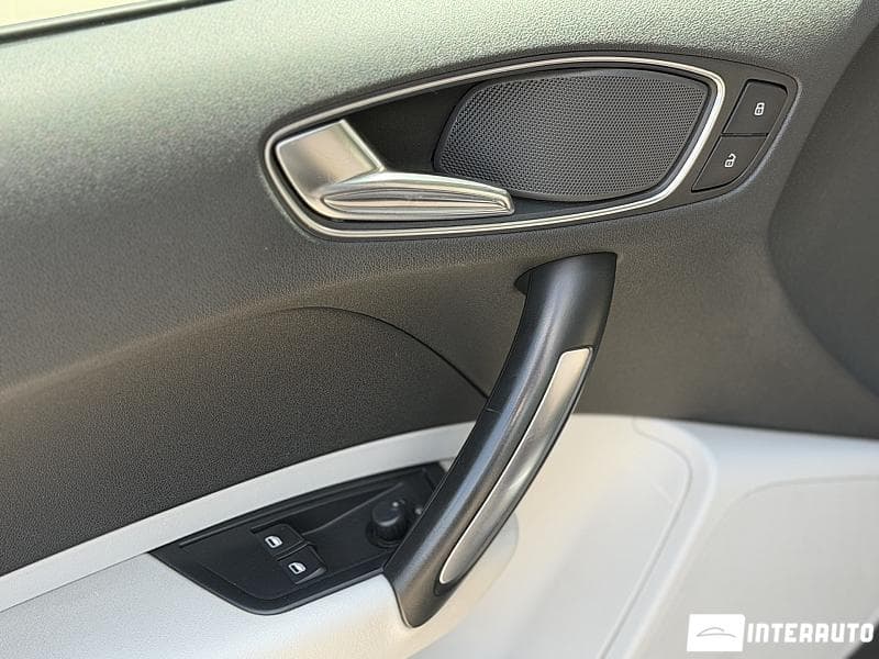 2010 Audi A1 — Miniatură 5