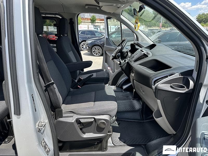 2017 Ford Transit — Miniatură 15