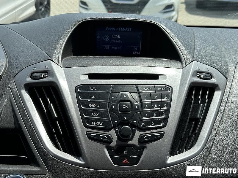 2017 Ford Transit — Miniatură 10