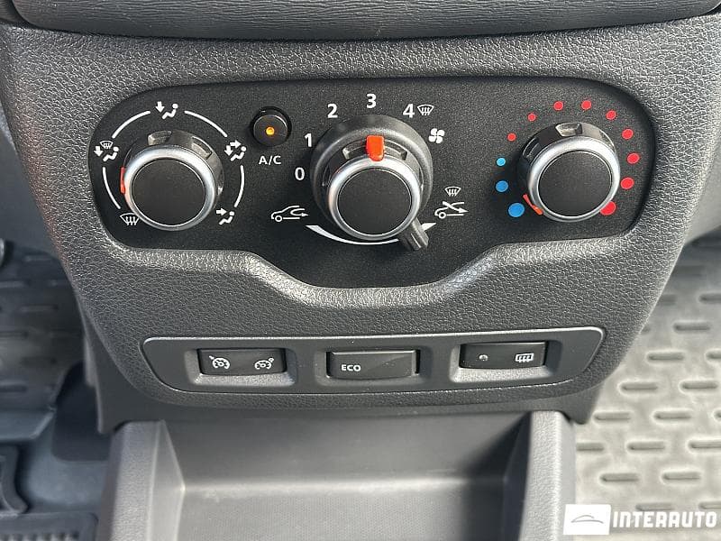 2017 Dacia Lodgy Stepway — Miniatură 10