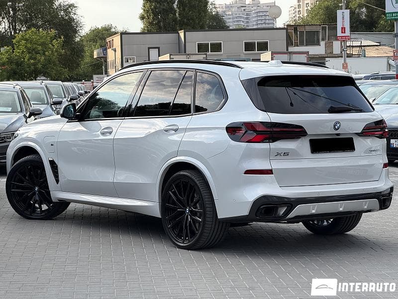 2023 BMW X5 5.0e — Miniatură 4