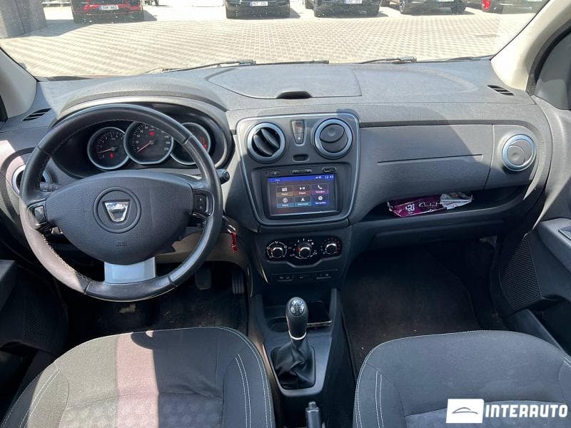 2016 Dacia Lodgy Stepway — Miniatură 7