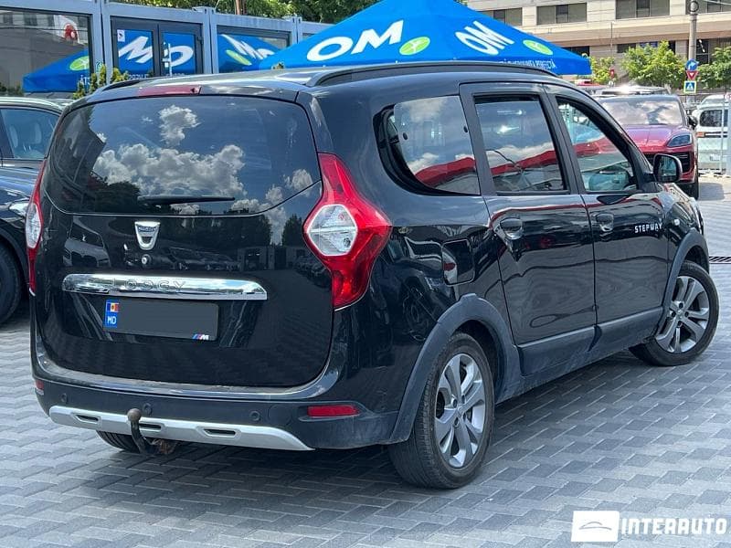 2016 Dacia Lodgy Stepway — Miniatură 4