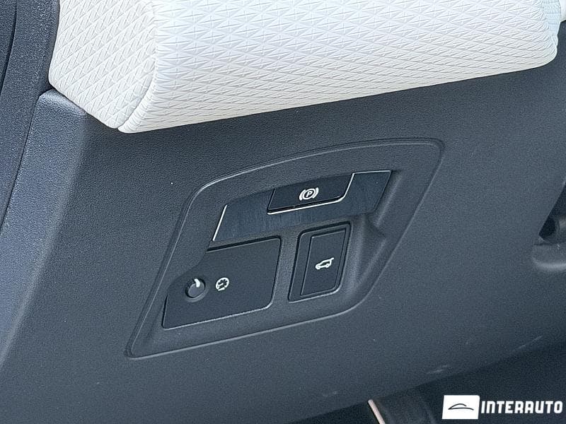 Land Rover Range Rover Velar 2020 — Миниатюра 18