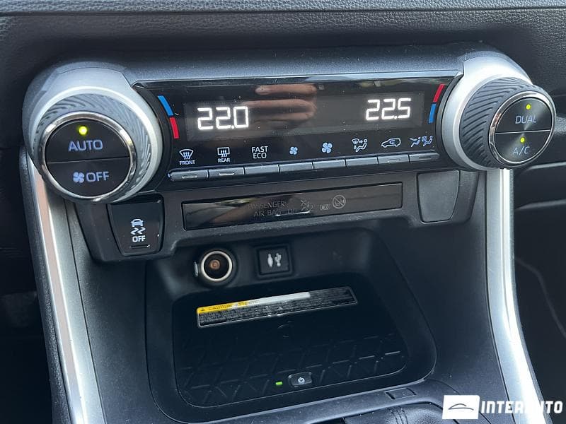 Toyota Rav-4 2019 — Миниатюра 11
