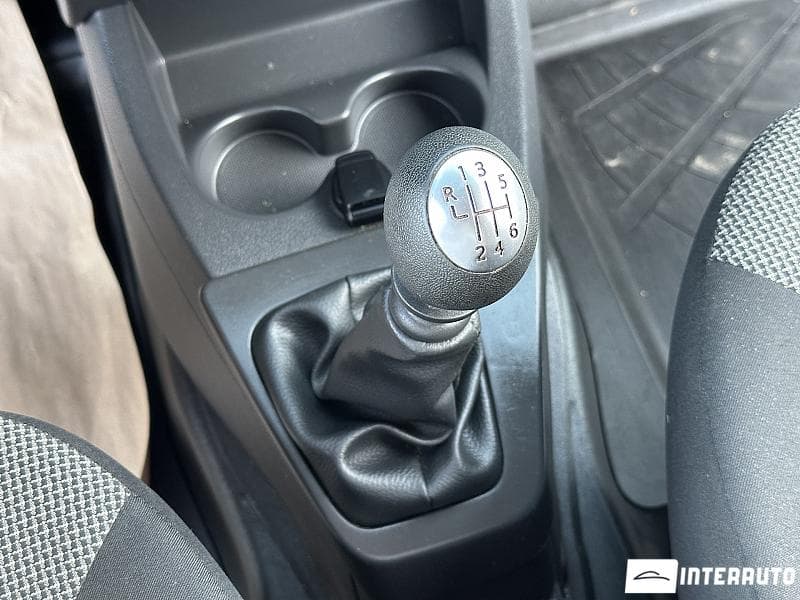 2021 Dacia Dokker — Miniatură 11