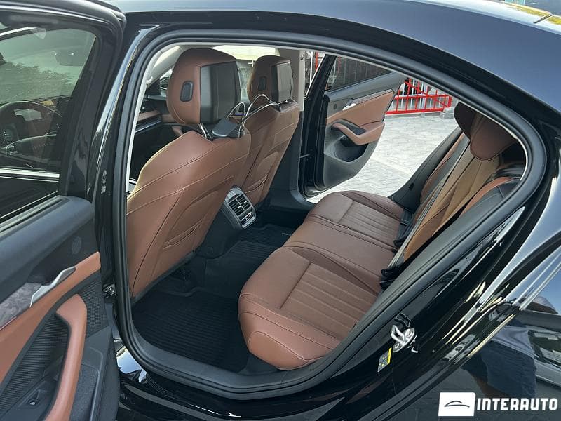 2025 Skoda Superb — Miniatură 8