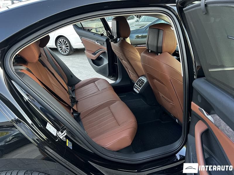 2025 Skoda Superb — Miniatură 9