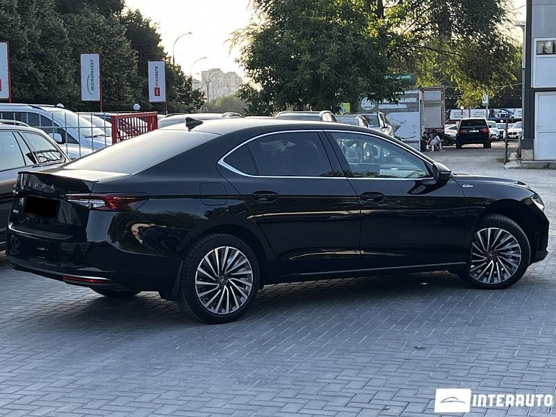 2025 Skoda Superb — Miniatură 4