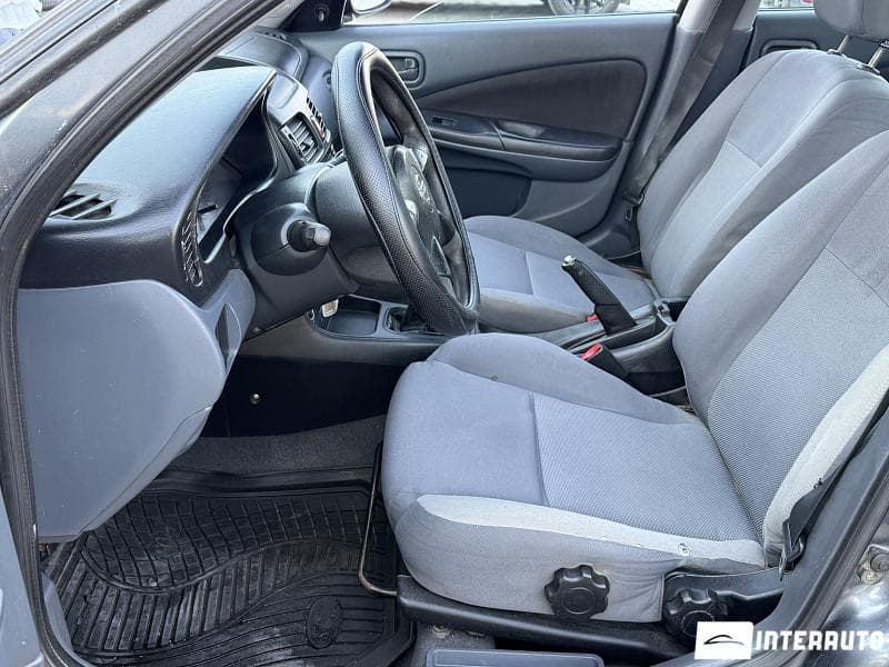 2005 Nissan Almera — Miniatură 7