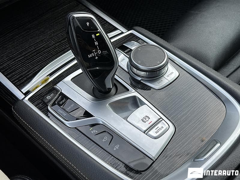 2021 BMW 740 — Miniatură 12