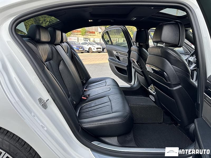 2021 BMW 740 — Miniatură 15