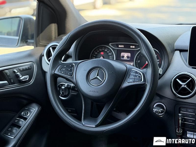 2017 Mercedes B 180 — Miniatură 10