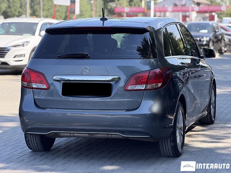2017 Mercedes B 180 — Miniatură 4