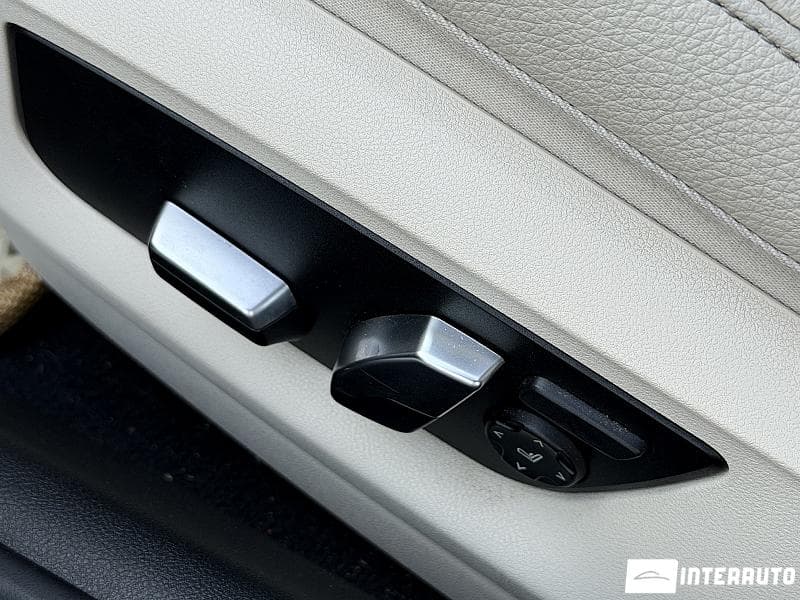 2018 BMW 530e — Miniatură 23