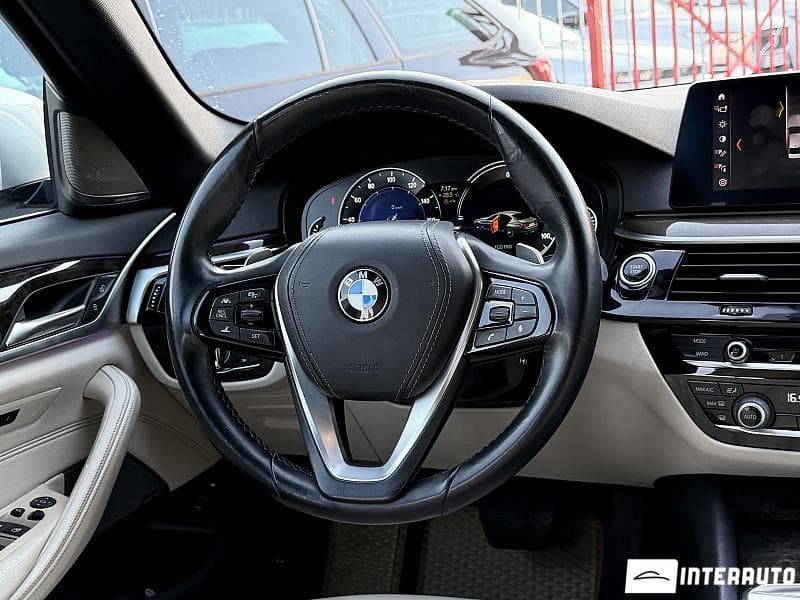 2018 BMW 530e — Miniatură 9