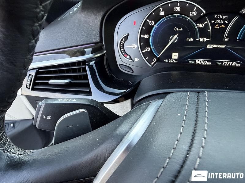 2018 BMW 530e — Miniatură 18
