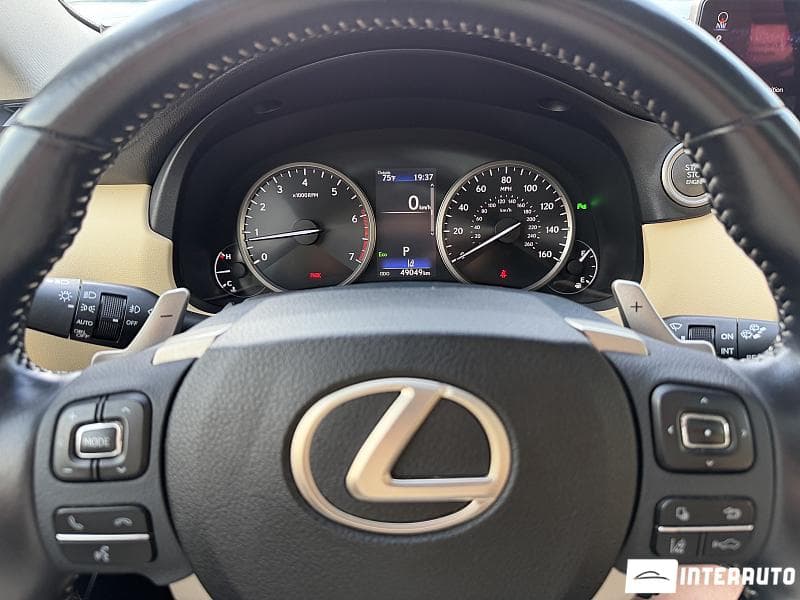 2018 Lexus NX 300 — Miniatură 10