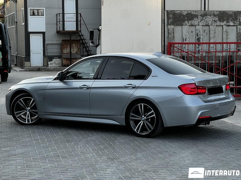 2018 BMW 330E — Miniatură 4