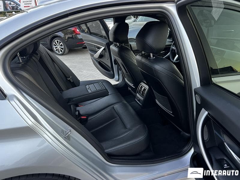 2018 BMW 330E — Miniatură 9