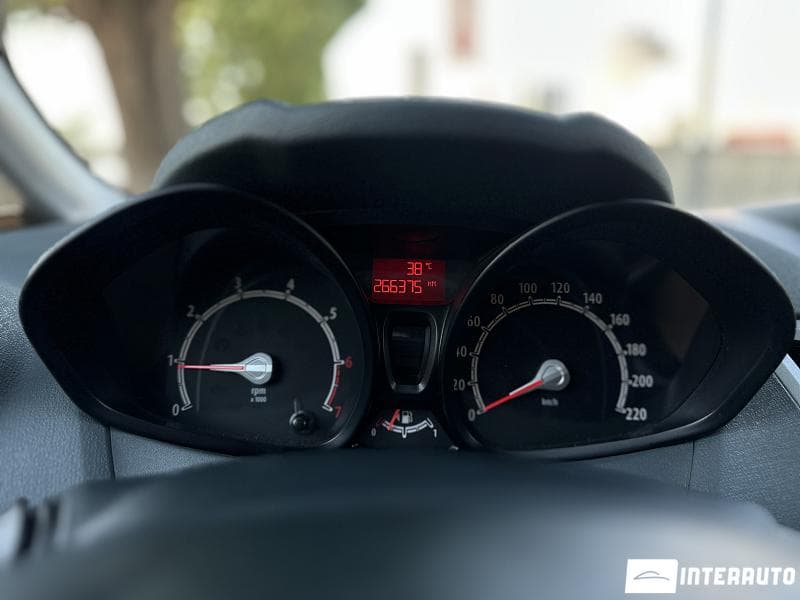 Ford Fiesta 2011 — Миниатюра 10