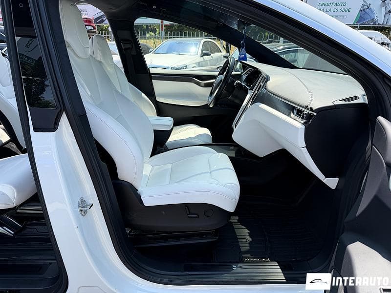 Tesla Model X 2017 — Миниатюра 10