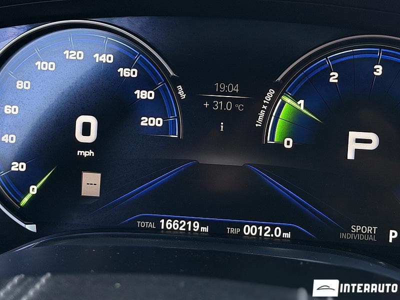 2017 BMW 740e — Miniatură 13