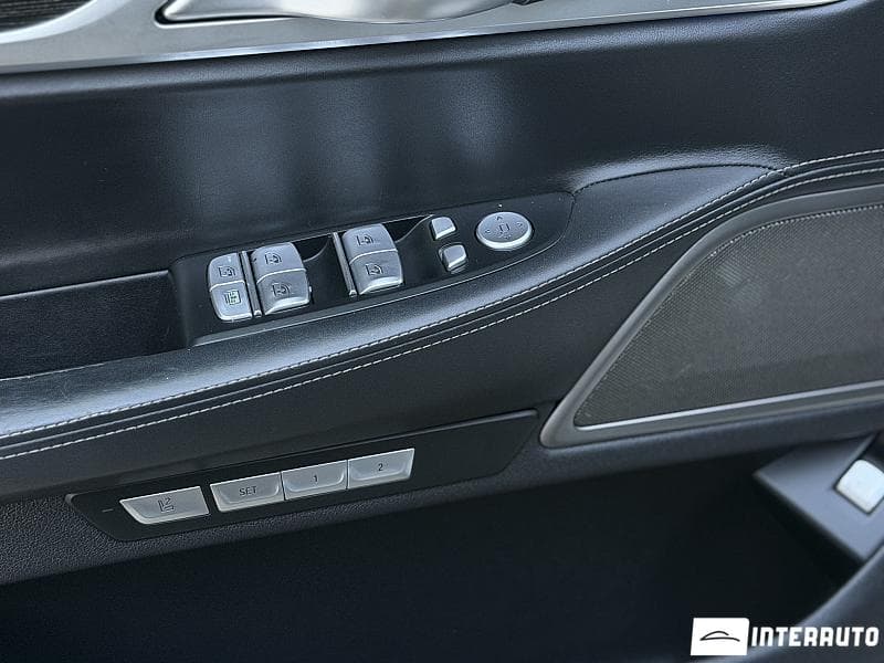 2017 BMW 740e — Miniatură 8