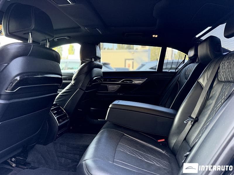 2017 BMW 740e — Miniatură 18